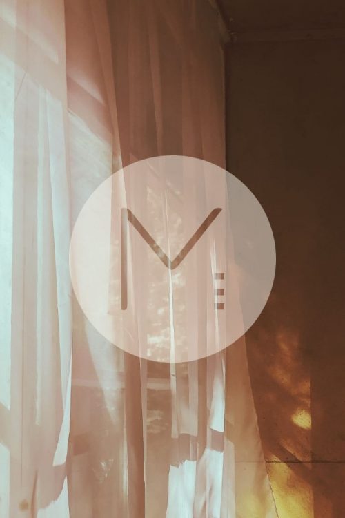 Toldos Tenerife. Habitación con cortinas clasicas