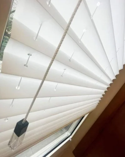 Estores Tenerife. Cortina tecnica de3 tipo plisadas color blanco