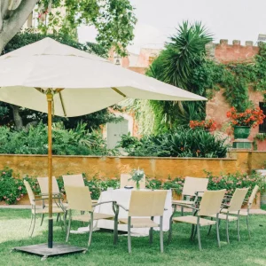 Sombrillas de diseño para terrazas modernas
