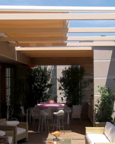 Toldos a medida. Toldos de veranda en patio trasero